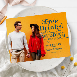 Kostenlose Getränke Lustige Casual-Hochzeit Termin Postkarte