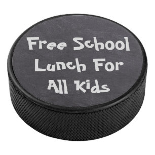 Kostenloses Schulessen für alle Kinder Eishockey Puck