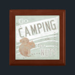 Kostenvoranschlag | Go Camping oder Go Nuts Geschenkbox<br><div class="desc">Kostenvoranschlag | Camping gehen oder Nüsse machen. Künstlerin: June Erica Vess. Bild-ID: 106116D.</div>