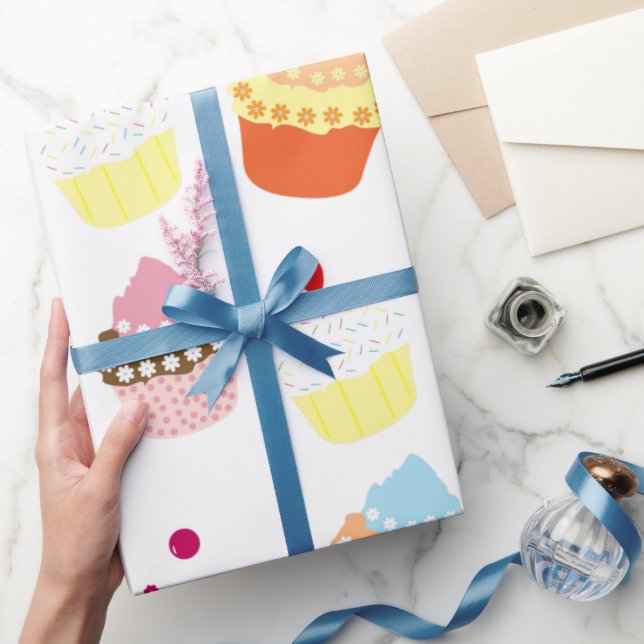 Köstlich dekorierte Geburtstagskuchen Geschenkpapier (Schenken)