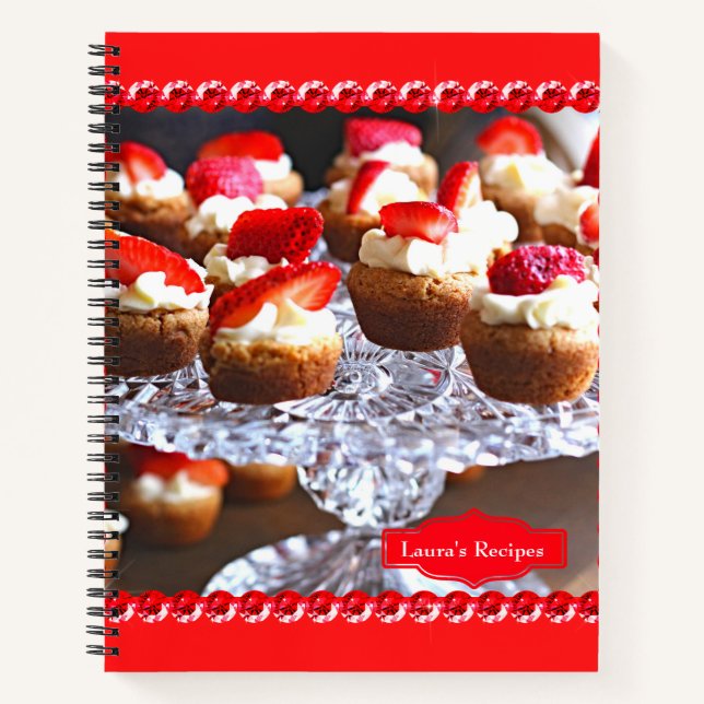Köstliche Erdbeere Cupcakes Dessert Rezept Notizbuch (Vorderseite)