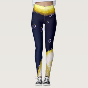 Köstliche Zitronenscheiben im Wasser Leggings