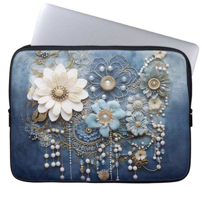Kostümschmuck auf blauem Denim Laptopschutzhülle (Vorderseite)