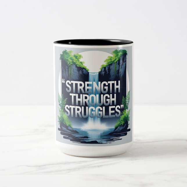 Kraft durch Kämpfe Zweifarbige Tasse (Mittel)