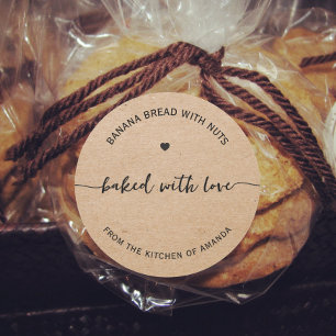 Kraftpapier Gebacken mit Liebe aus der Küche von Runder Aufkleber