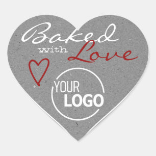 Kraftpapier hergestellt. Liebe-Herz-Logo-Vorlage g Herz-Aufkleber