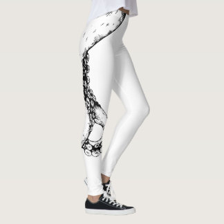 Krakenarme auf weißen Leggings