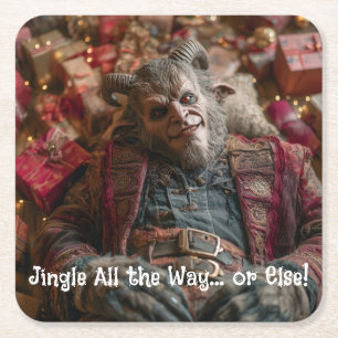 Krampus liegt zwischen Weihnachtsgeschenken Rechteckiger Pappuntersetzer