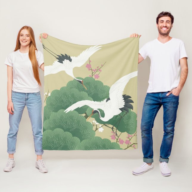 Kranich mit Kiefernbaum und Pflaumenblütenblättern Fleecedecke (Beispiel)
