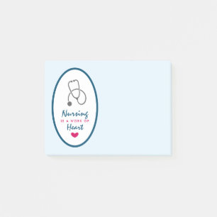 Krankenpflege ist ein Werk von Herz-Sprichwort mit Post-it Klebezettel