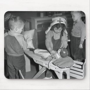 Krankenpflege-Schule: Vierzigerjahre Mousepad