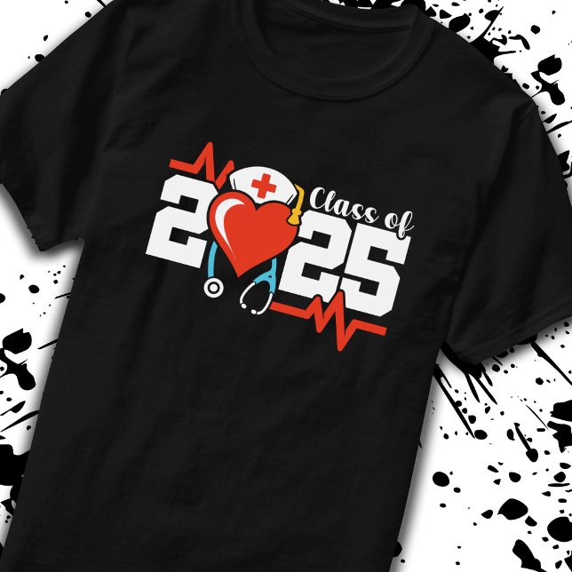 Krankenpflegeheim - Abschluss 2025 T-Shirt (Von Creator hochgeladen)