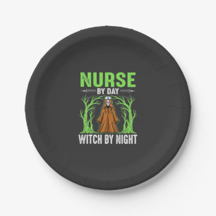 Krankenschwester bei Tag, Hexe bei Nacht Halloween Pappteller