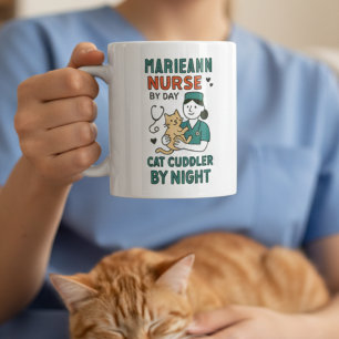 Krankenschwester bei Tag Katzenschmusen bei Nacht  Kaffeetasse