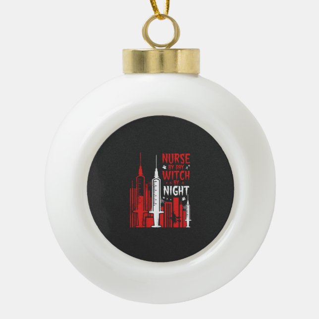 Krankenschwester-Hexen-Halloween-Skyline-Design_1 Keramik Kugel-Ornament (Vorderseite)