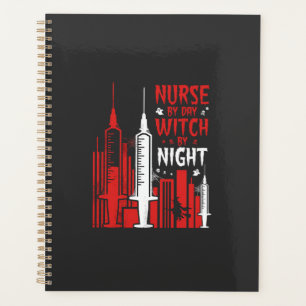 Krankenschwester-Hexen-Halloween-Skyline-Design_1 Planer