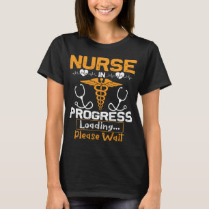 Krankenschwester in laufender Krankenpflege T-Shirt