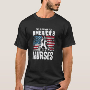 Krankenschwester Liebt betende Hände mit amerikani T-Shirt