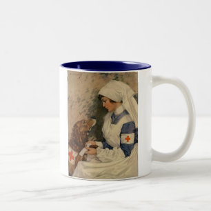 Krankenschwester mit dem goldenen Retriever 1917 Zweifarbige Tasse