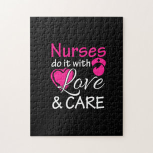 Krankenschwester tun es mit Liebe und Pflege Puzzle