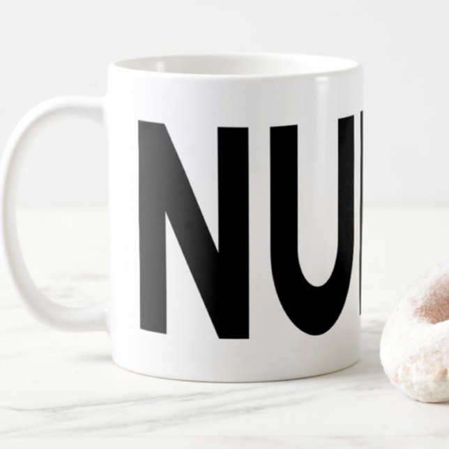 Krankenschwester-Typografie-Stolz-Beruf-Geschenk Kaffeetasse (Von Creator hochgeladen)