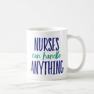 Krankenschwestern können alles handhaben. kaffeetasse