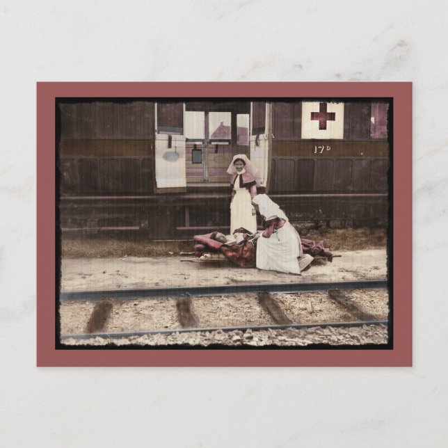 Krankenschwestern und Verwundete am Bahnhof Postkarte (Vorderseite)
