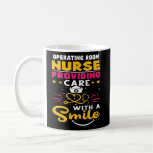 Krankenversicherung im Operationssaal, die Pflege Kaffeetasse