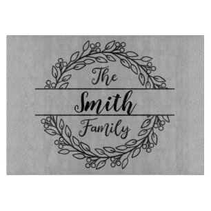 Kranz-Monogramm mit Familienname Schneidebrett