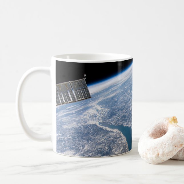 Krater von Manicouagan und der Fluss St. Lawrence Kaffeetasse (Mit Donut)