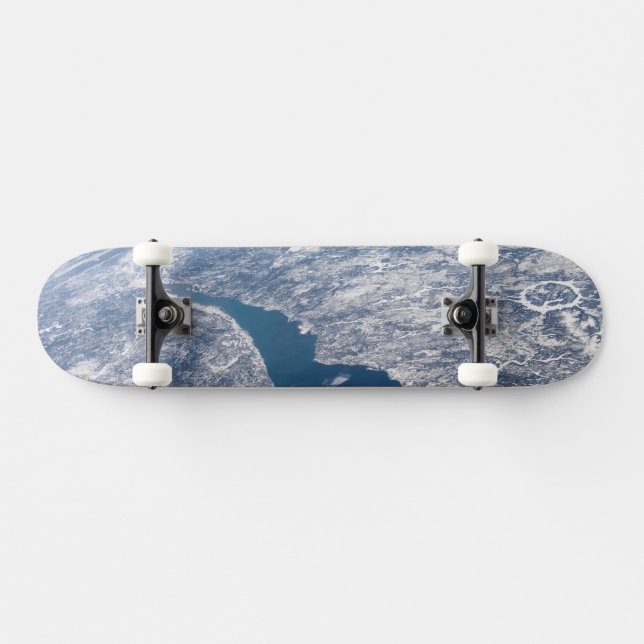 Krater von Manicouagan und der Fluss St. Lawrence Skateboard (Horizontal)