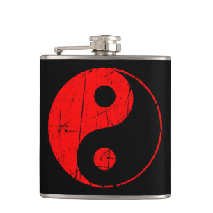 Kratztes rotes und schwarzes Vintage-Yin-Yang Flachmann