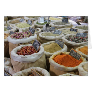 Kräuter und Gewürze auf dem französischen Markt