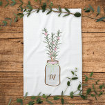 Kräuterrosmarin im Jar Monogram Geschirrtuch<br><div class="desc">Ein Küchentuch mit Vintagem Charme,  das das Kräuterrosmarin in einem Glaskeramikglas darstellt,  und ein rosa Band machen dieses Handtuch zu einer perfekten Ergänzung zu einem inspirierten Dekor des französischen Landes.</div>