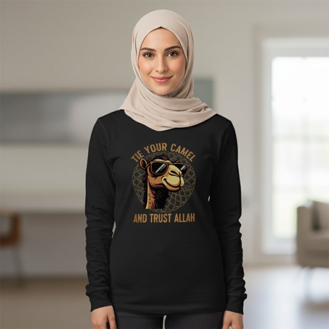 Krawatte dein Kamel und vertraue Allah T-Shirt (Von Creator hochgeladen)