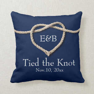 Krawatte der Knot Wedding Pillow Navy Kissen