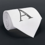 Krawatte für personalisierte Monogramm und Name<br><div class="desc">Personalisiert Monogram und Name Gift bieten personalisierte Monogramm und Namen im klassischen Serif-Schriftart-Stil. Perfekt als väterliche Tagesgeschenke für Papa,  Geschenke für Trauzeuge und für alle besondere Anlass.</div>