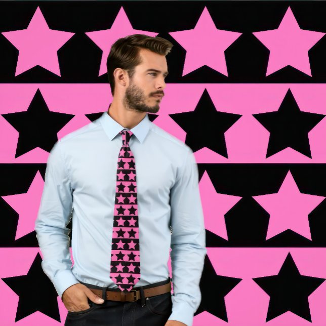 Krawatte in Rosa und Schwarz (Sternmuster) (Man wears a necktie with an alternating pattern of hot pink and black stars and stripes.)