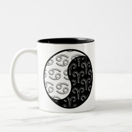 Krebs Aries yin yang zodiac paar Zweifarbige Tasse