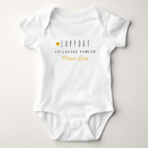 Krebs bei Kindern. Benutzerdefinierter #Teamname. Baby Strampler