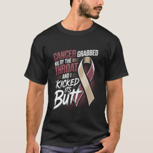 Krebs packte mich am Hals und ich trat ihm in den  T-Shirt