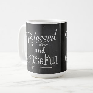 Kreidetafel-Typografie Gesegnet und Dankbar Tasse