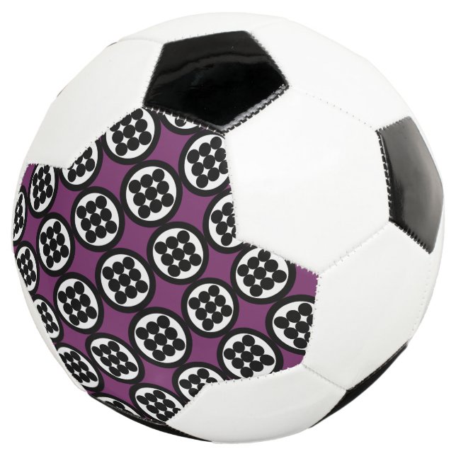 Kreis neun von Kenneth Yoncich Fußball (Dreiviertel)