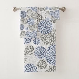 Kreise mit grauem und blauem Leopardendruck Badhandtuch Set