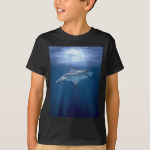 Kreuzender Haifisch T-Shirt