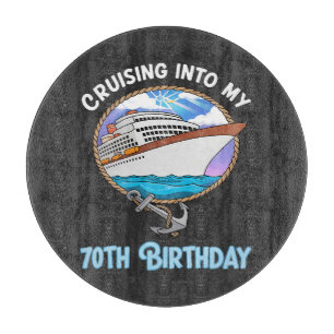 Kreuzfahrtliebhaber auf dem Weg zu meinem 70. Gebu Schneidebrett