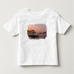 Kreuzfahrtschiff und Gondeln bei Grand Canal, Ital Kleinkind T-shirt