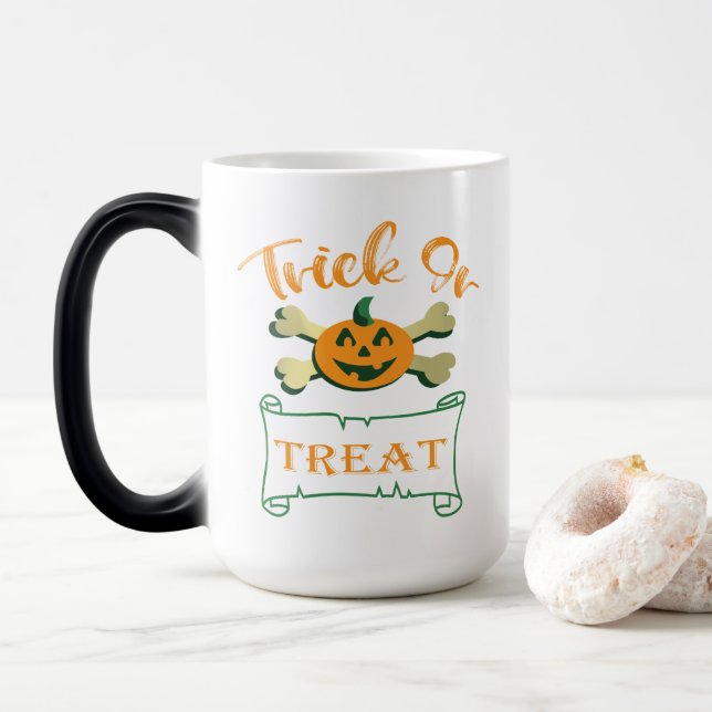 Kreuzknochen Halloween-Kürbis zu Trick oder zu Gas Verwandlungstasse (Mit Donut)