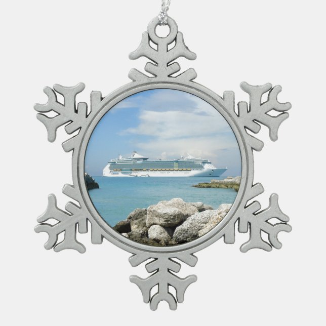 Kreuzschiff bei CocoCay Schneeflocken Zinn-Ornament (Vorderseite)