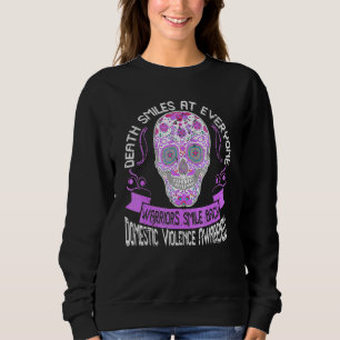 Krieger lächeln zurück Bewusstsein für häusliche G Sweatshirt